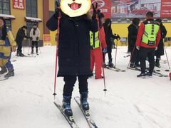 -采薇庄园四季滑雪场