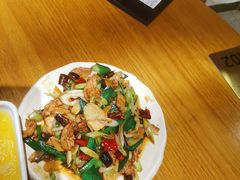 -隔壁老王·家常云南菜(花巷店)