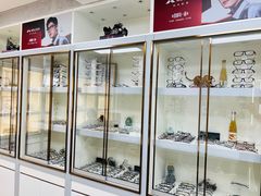 -潘多拉眼镜·蔡司依视路明月(潘家园店)