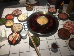 鸳鸯锅-周幺妹重庆老火锅(银泰城总店)