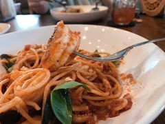 -ROAST coffee & eatery