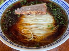 红汤底-同得兴 Since·1995 传统苏式面馆(嘉馀坊店)