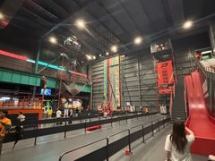 -极限PLAY运动娱乐新世界·团建派对表演休闲馆·室内高空游乐园