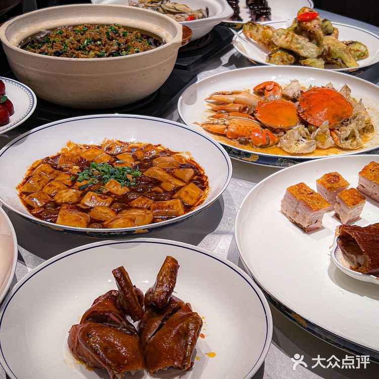 一道海鲜盛宴！🦪 店名：粤匠·私厨(横琴中央汇店)