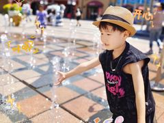 -王府井奥莱棋盘山小镇