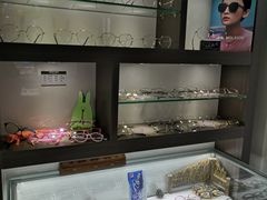 -视野联行眼镜蔡司·依视路官方授权店(顺城店)