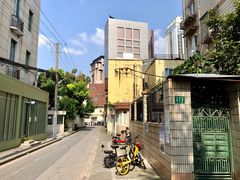 -全家便利店(愚园路六店)