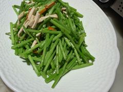 藜蒿炒香干-伙靠·江浙菜(田林路店)