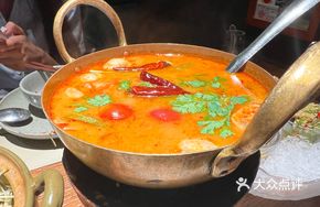 Shrimp Royal Tom Yum Soup