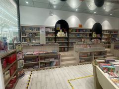 -钟书阁(群光广场店)