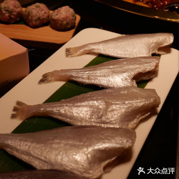 重庆探店光与影|解放碑摩洛哥洞穴火锅