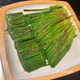 环境干净、整洁、卫生 每桌一个烤架,自动旋转炭烤