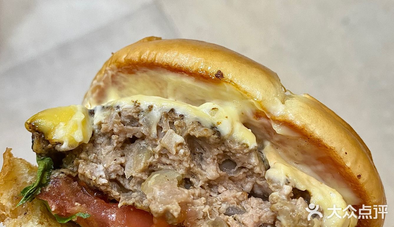 手工自制美式牛肉培根汉堡🍔🍴