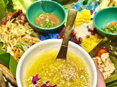 -老滇山寨•云南特色菜•地方菜•民族风情歌舞表演(金碧店)