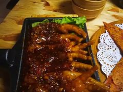 火辣鸡爪-恩你小木屋米酒店(莱山店)
