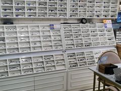 -诺柯视眼镜-蔡司依视路官方工厂店(淞南一店)