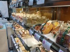 面包甜点陈列柜-凯司令西点房(虹桥路站店)
