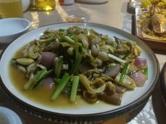 爆炒小蛏子-琼大师东方烤乳猪(亚特兰蒂斯店)