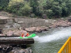 -安吉龙王山峡谷漂流