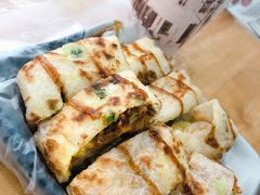芝士肉松蛋饼-芳林早餐