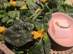 黑猪灼泉水时蔬-吃饭皇帝大土家民族菜(正大广场店)