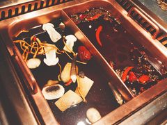 -老牌坊云南鱼豆花火锅(哈西万达店)