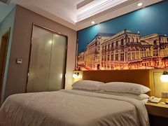 -维也纳酒店(苏州东方之门金鸡湖店)