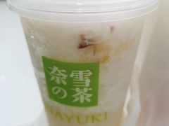 霸气荔枝-奈雪的茶(湖滨银泰in77C区PRO店)