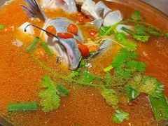 -野山舂·贵州现舂酸汤火锅(鸿通城店)