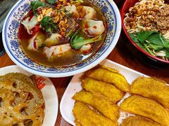 -爆炸头阿姨小四川正宗川味小吃(无任何分店)