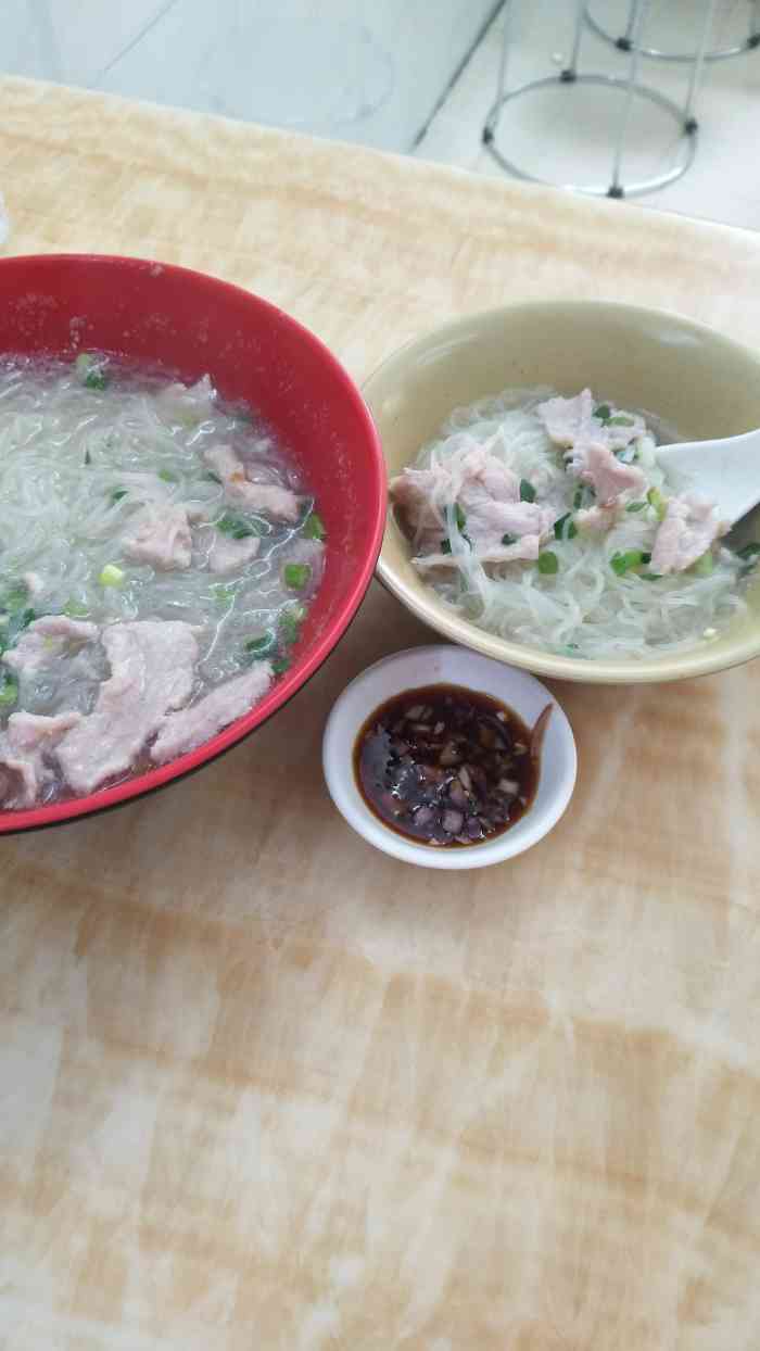 和朋友吃了紫金八刀汤米粉,味道不错,下次还来的.