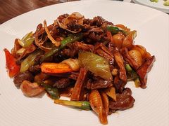 鸡枞菌炒牛柳粒-港丽餐厅(杭大店)