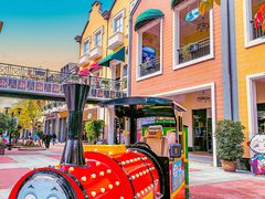 -王府井奥莱临潼小镇(临潼店)