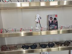 -视野联行眼镜•蔡司•依视路(温江店)