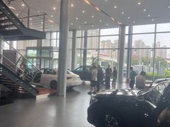 -天津波士信达奔驰4S店(卫津南路店)