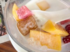 牛奶杂果西米露-周大娘牛乳(旧寨古村总店)
