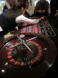 -北京七彩云南翡翠珠宝旗舰店(月坛店)