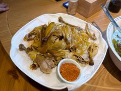头上红煨盐鸡-头上红煨盐鸡·非遗院子餐厅