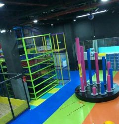 -蹦贝运动中心·蹦床·攀岩·闯关(龙岗店)