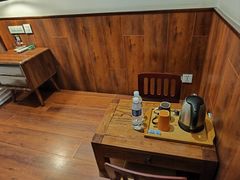 -拖板鞋咖啡旅行酒店(春熙路地铁站店)