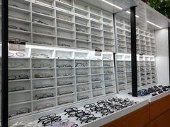 -视野联行眼镜•蔡司•依视路(温江店)
