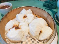 蜜汁叉烧包-誉八仙茶室酒楼(新天地店)