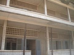 -吐斯廉屠杀博物馆