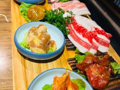 -明洞阿姨·韩式酱蟹烤肉·创意料理(三元桥店)