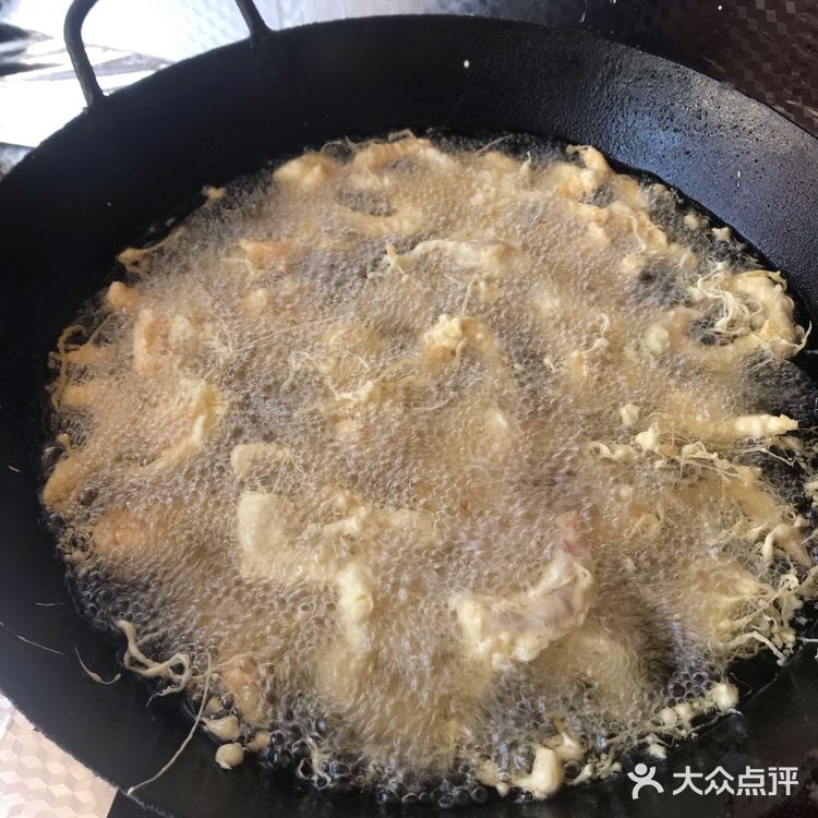 虾仁变色后就可以出锅了！