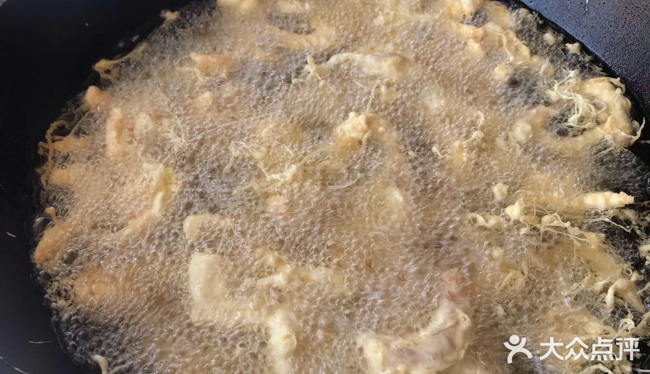 虾仁变色后就可以出锅了！