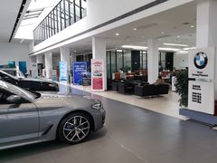-上海宝信宝马4S店