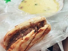 烧饼夹牛肉-老西关黄老太牛肉烧饼