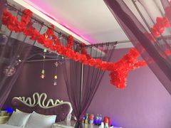 -天鹅恋主题酒店(光谷广场步行街店)