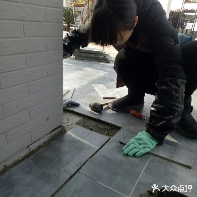 果儿鱼儿是间婚纱店，也是我们的家